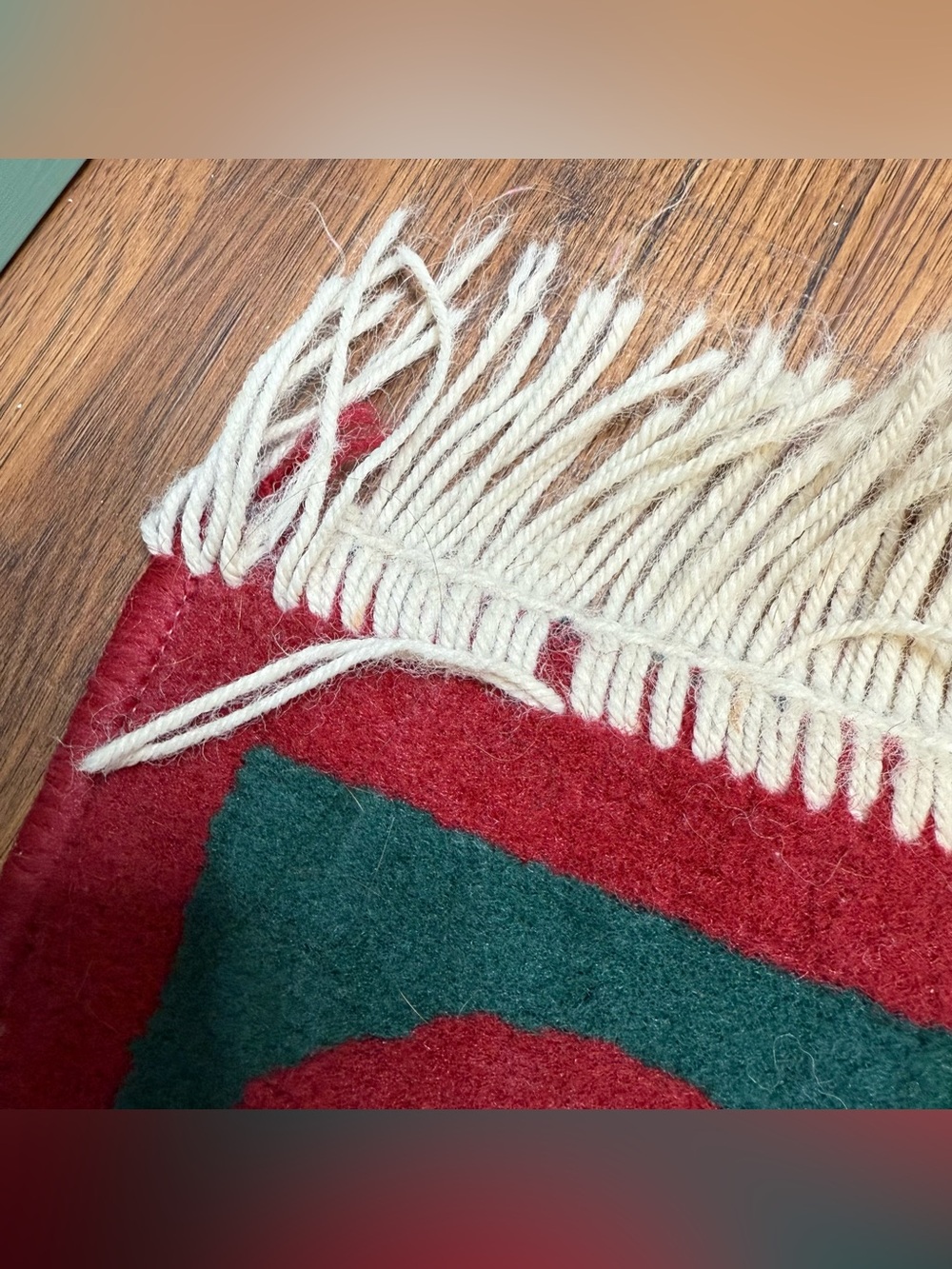 Vintage Christmas Rug Fringed Seasonal Holiday Motif Mat Hooked Woven Winter 90s - Picture 9 of 13